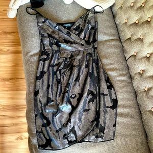 Robe portefeuille Dynamite noir et argenté à sequins taille S